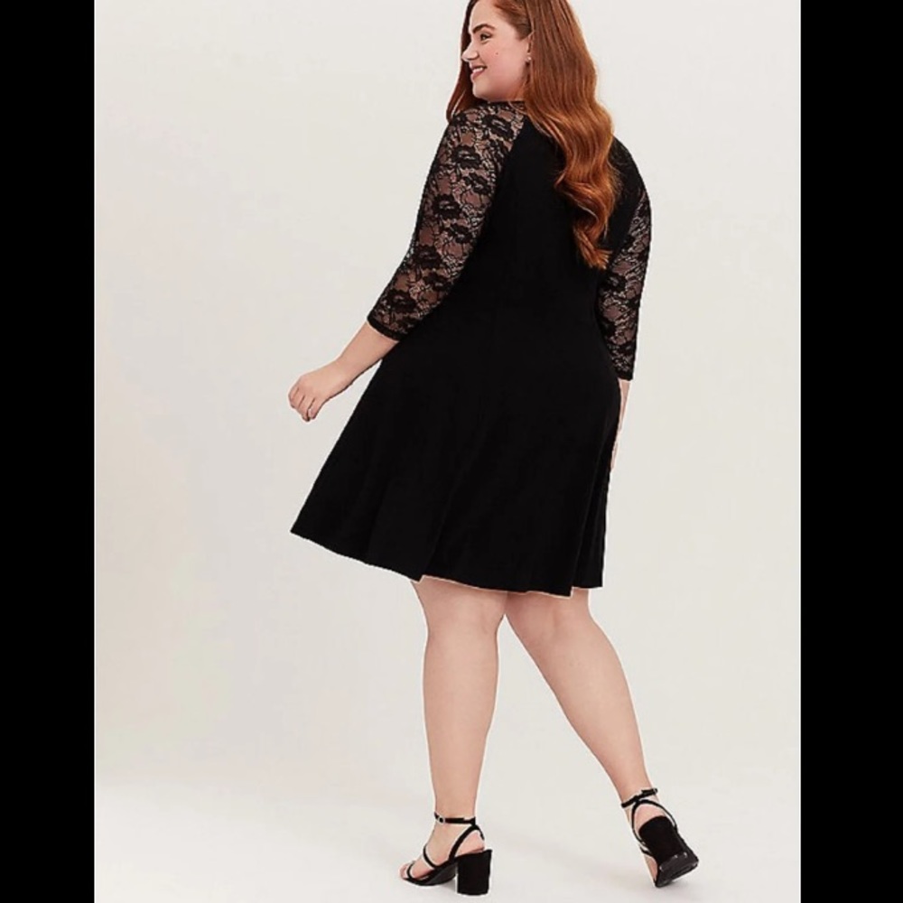 Dress - Picture 3 of 3